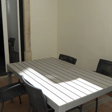 Dobairro At Bairro Alto Lizbona