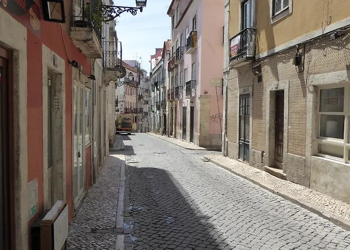 Dobairro At Bairro Alto * Lissabon